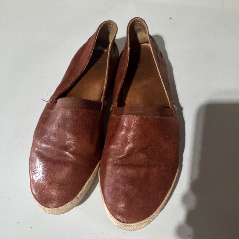 Frye slip on
